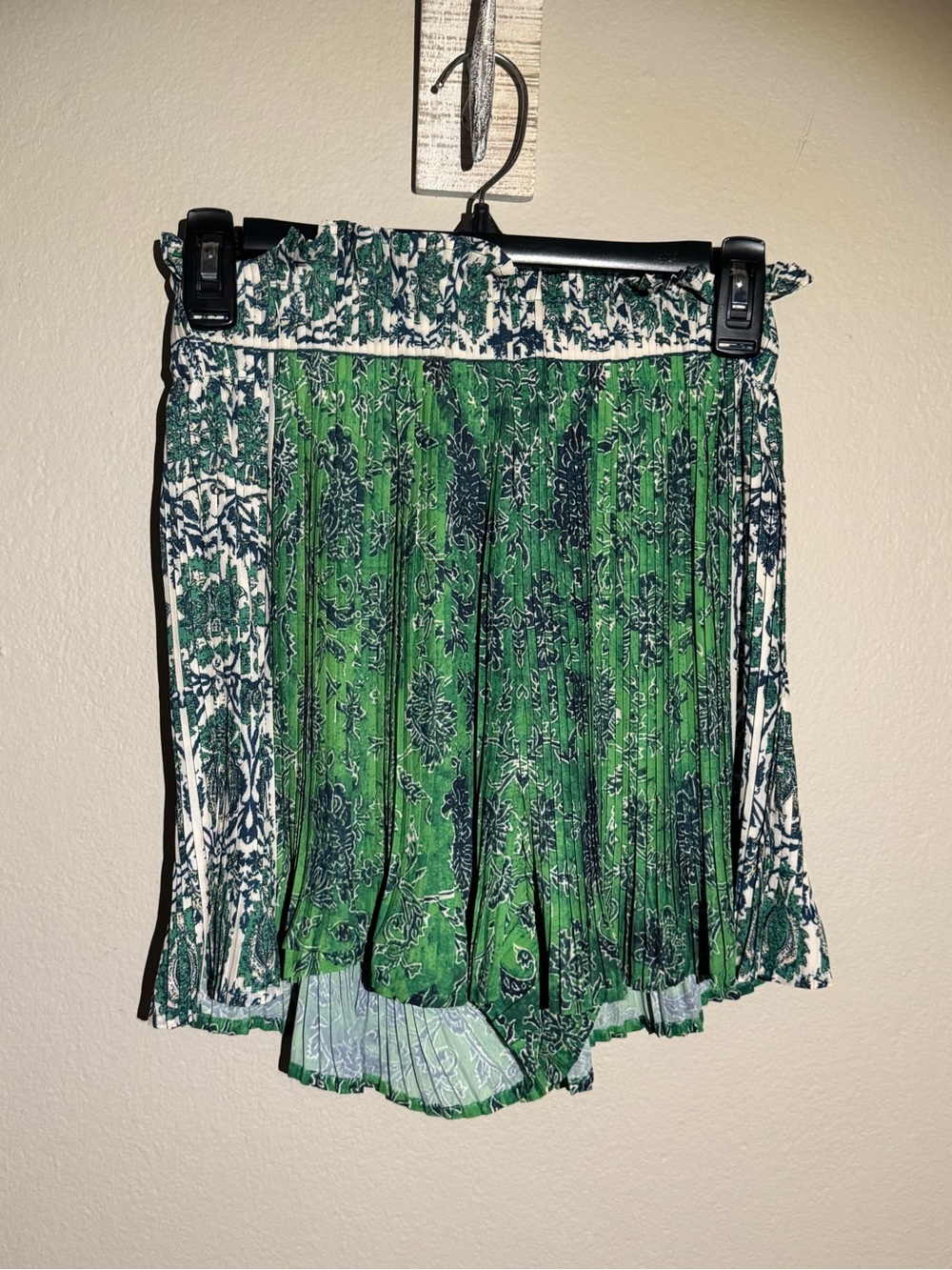 Green Patterned Pleated Mini Shorts